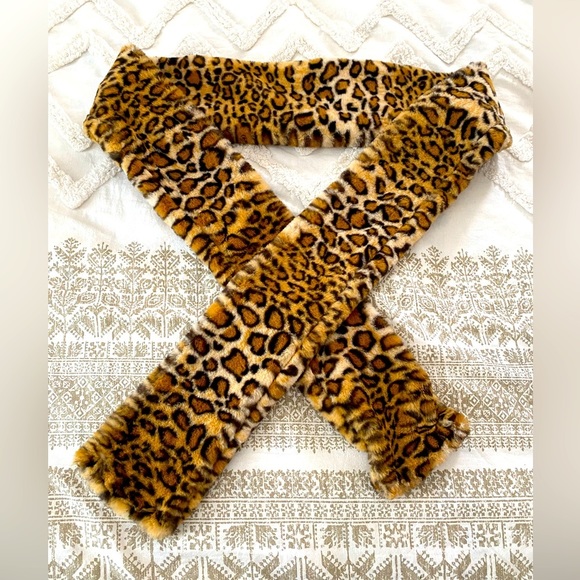 Minky Couture Accessories - Minky Couture Leo Gold Cheetah / Leopard Print Luxury designer Scarf EUC